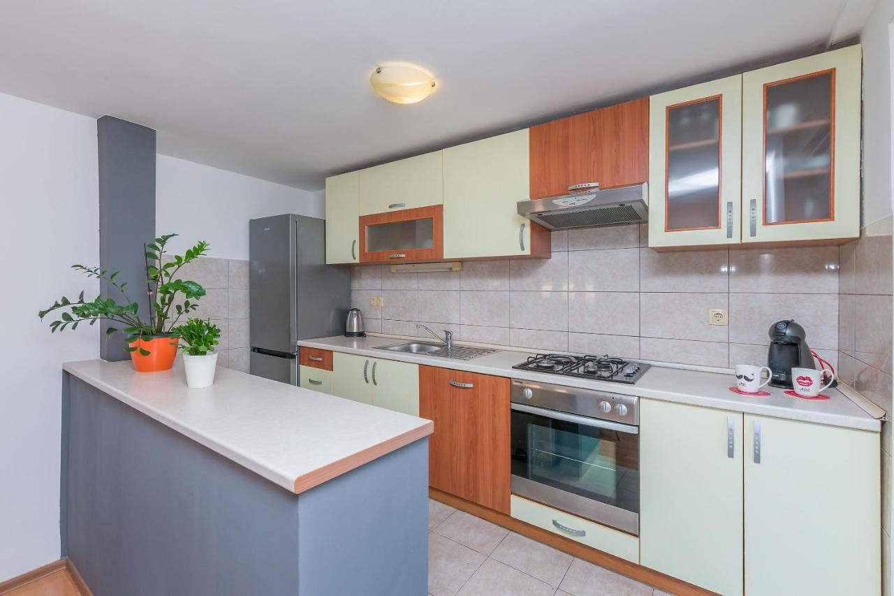 Apartment Josipa Omiš Zewnętrze zdjęcie